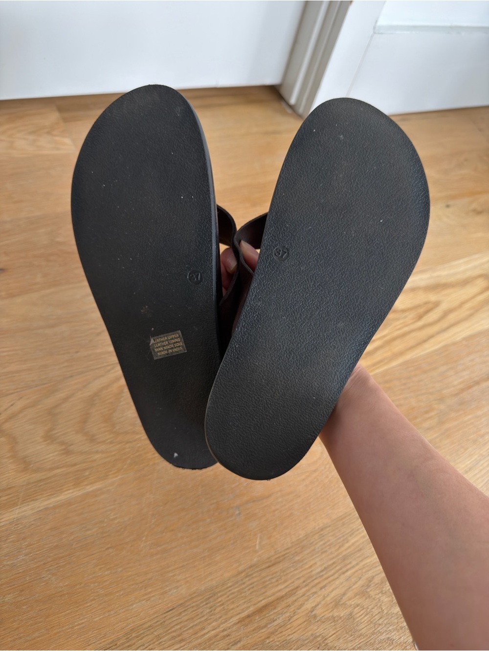 Tony Bianco Thong Sandals - Picture 7 of 7